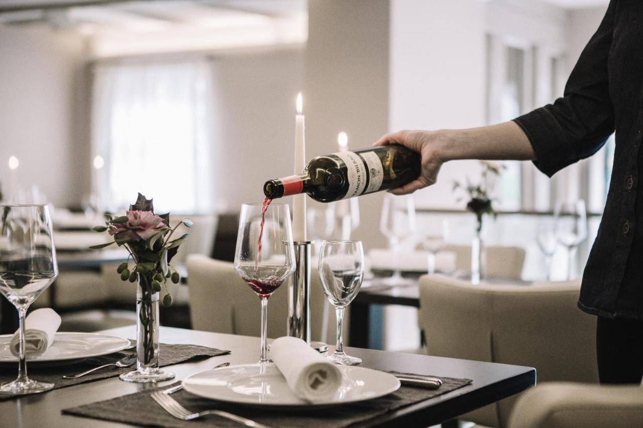 שונדורף Boutique Hotel Pfauen מראה חיצוני תמונה